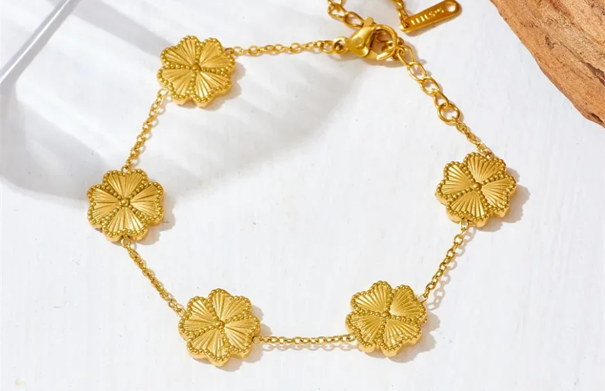 18k Gold plated Leaf Clover Bracelet